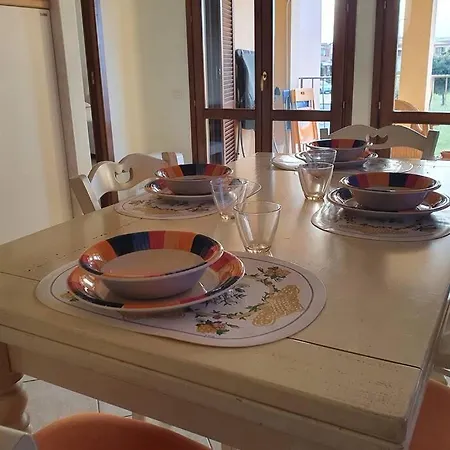 Grazioso Per 4, In Zona Silenziosa. Apartamento
