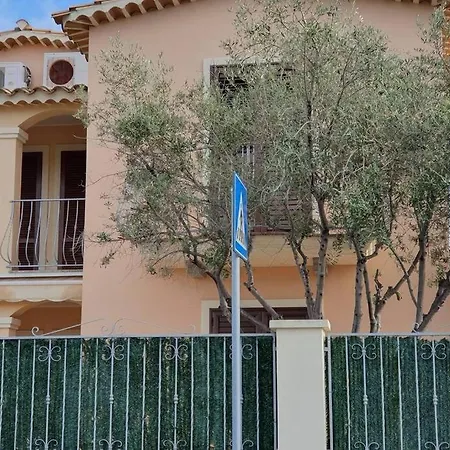 Grazioso Per 4, In Zona Silenziosa. Pula