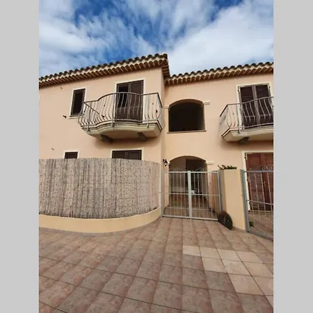 Grazioso Per 4, In Zona Silenziosa. Apartamento *